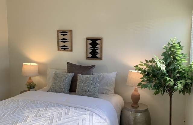 1000 East Alosta Avenue