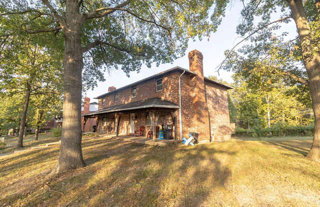 3 bedrooms, 2.5 baths