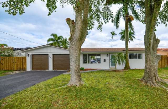 1380 SW 56th Ave - 1380 Southwest 56th Avenue, Plantation, FL 33317