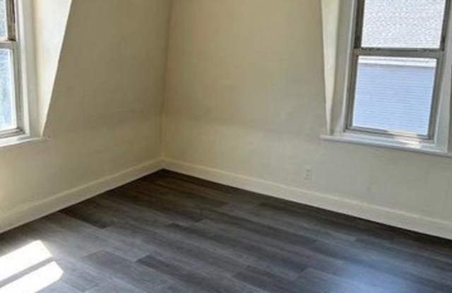 7 N Liberty Drive unit: 4