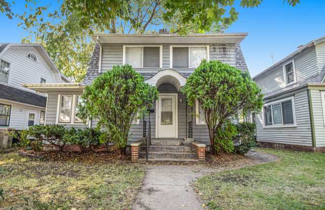 1933 Beverly Pl