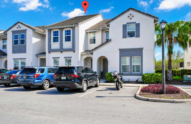 FULLY FURNISHED POOL HOME IN DAVENPORT!!