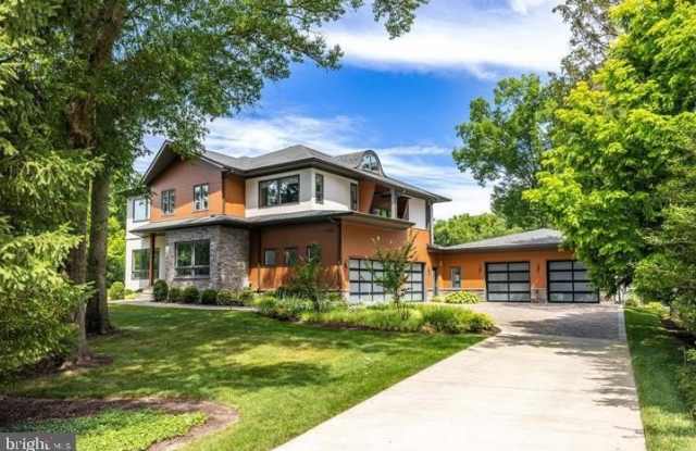 Photo of 9604 PEMBROKE Place