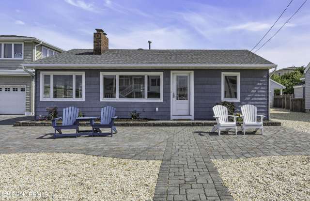 5 Dover Avenue