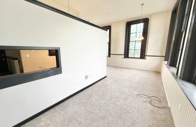 745 MANOR Street unit: 2