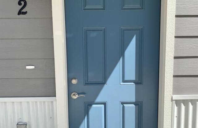 Photo of 820 Gibbon Street - 2