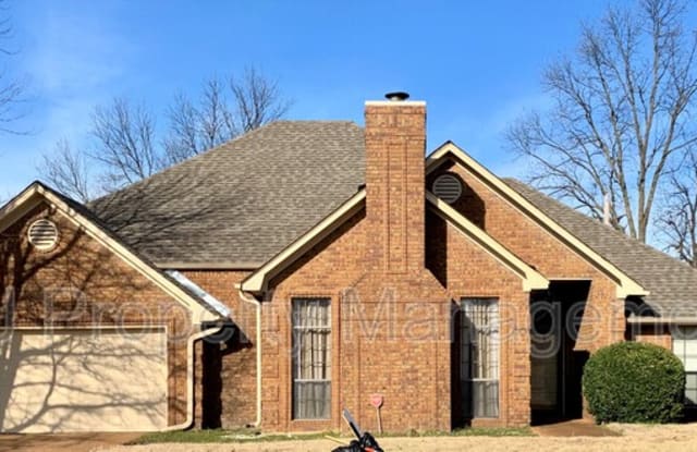 6678 Spencer Forest Cv W - 6678 Spencer Forest Cove West, Shelby County, TN 38141