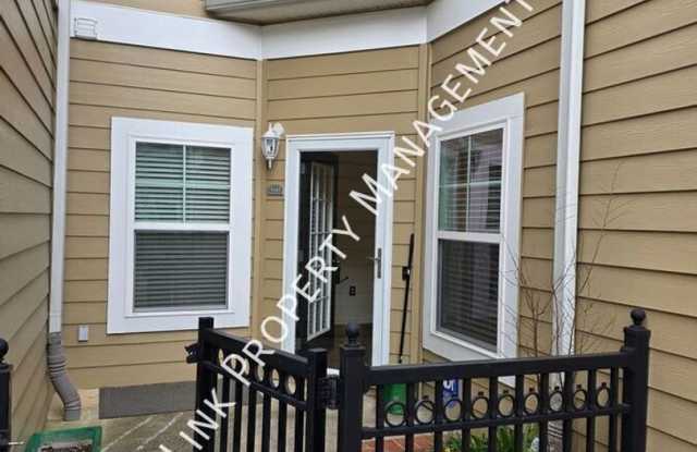 Beautiful One-Level Downstairs Condo in Prime Hamilton Place Location