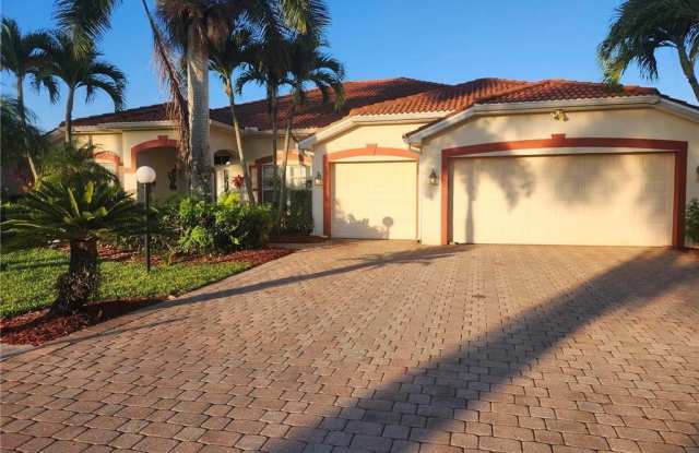 2235 Grove DR