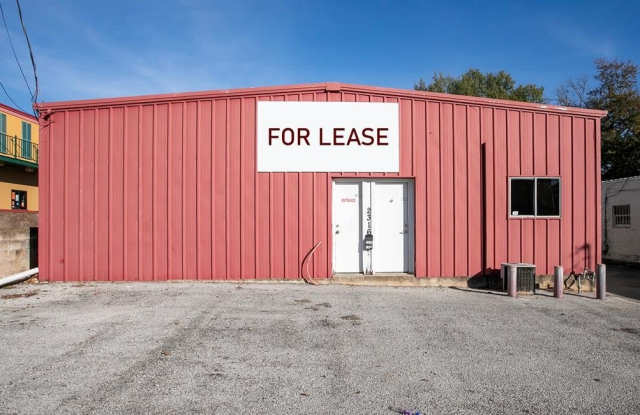 Photo of 2316 E 5th Street