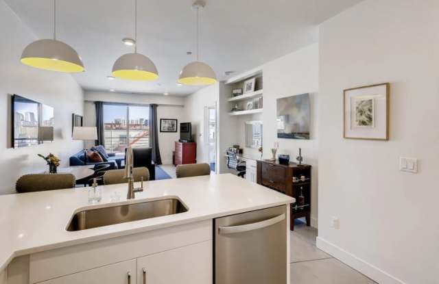 Photo of 2835 W 24th Ave