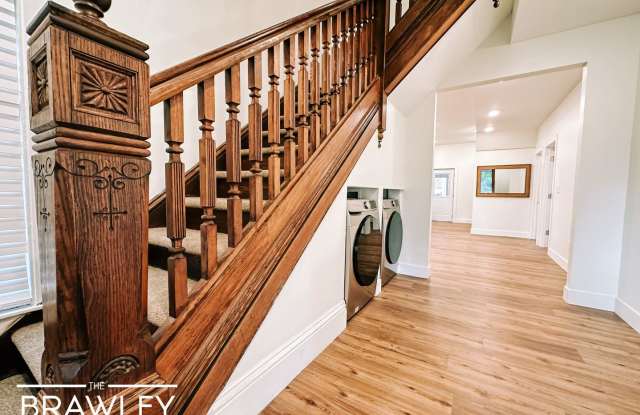 **FULLY REMODELED** (AUGUST 2027) INCREDIBLE LOCATION IU CAMPUS 6 BEDS!!!