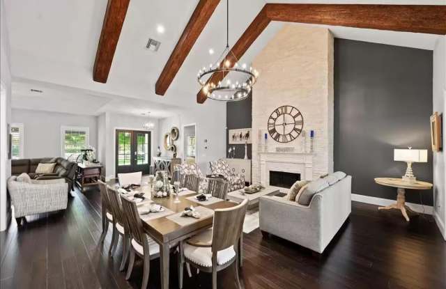 1702 Clydesdale Avenue