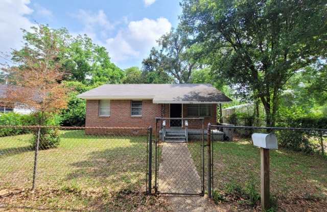 106 Baynes Ave