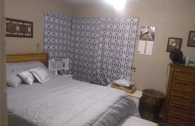 4250 East 60 Terrace - 4250