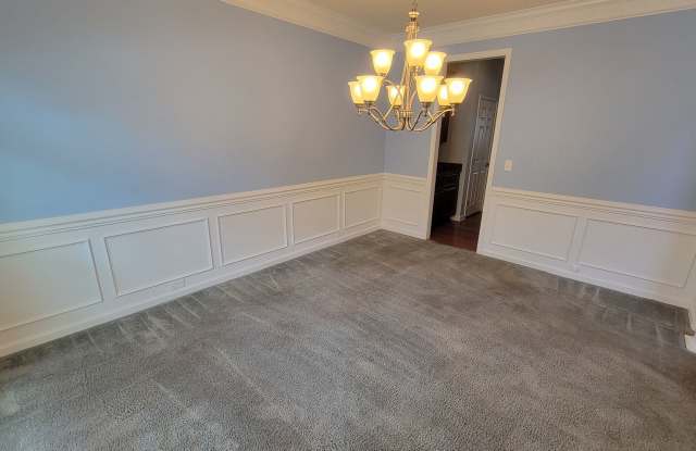 4 Bed, 3.5 Townhome in Five Forks is Available!