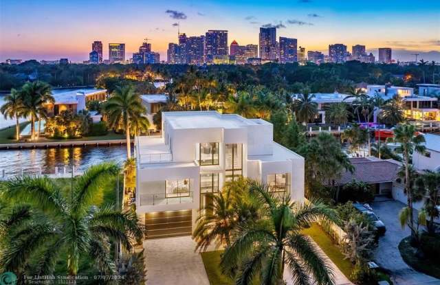 511 Isle Of Capri Dr