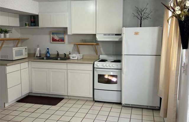 9513 W RAMSGATE DR #2