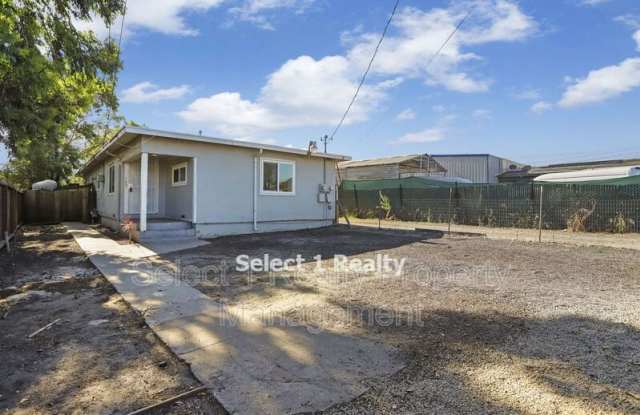 20-B Poinsetta Ave
