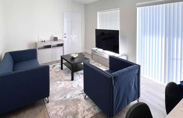 Photo of 2414 CENTER AVENUE