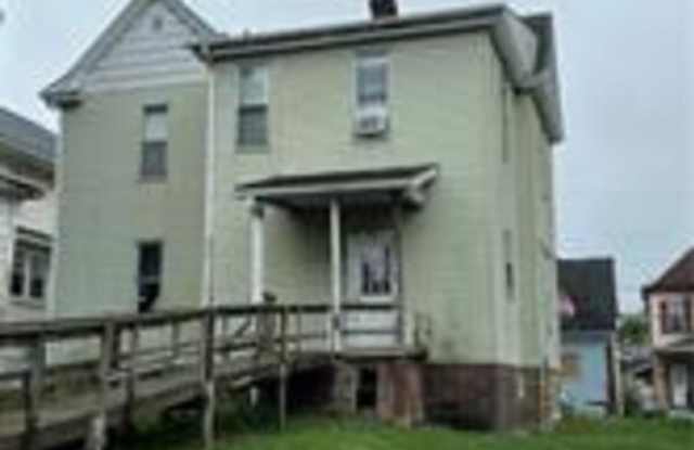 105 E. Hallam Ave - 1