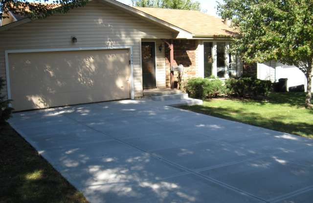 Photo of Large Ranch House