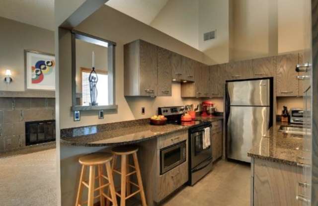 Photo of 3004 Lake Shore Dr.
