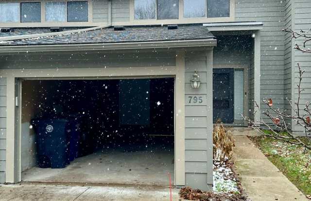 795 Watersedge Drive