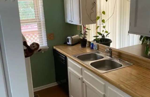 Charming 4BR House in Winston Salem