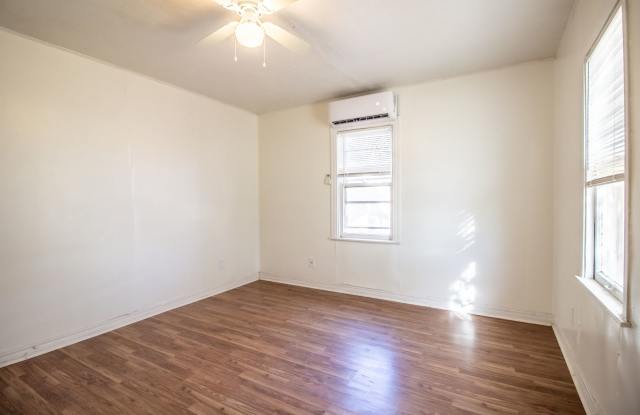 2 bedroom 1 bathroom house in North Lubbock! - 114 Avenue V, Lubbock, TX 79415