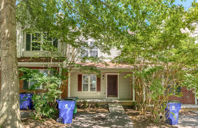 3 bed / 3 bath. Parking. Pet Friendly.
