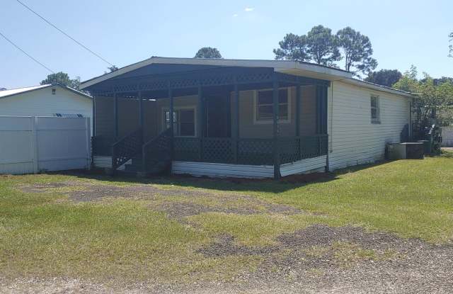 3BR/1BA MH close to I10 and Navy Federal Credit Union
