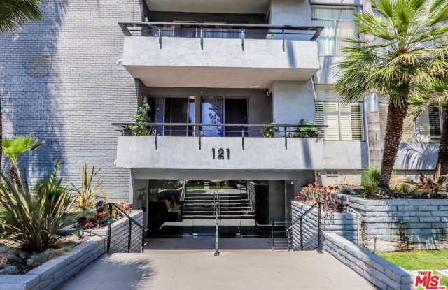 121 S Palm Dr unit: 404
