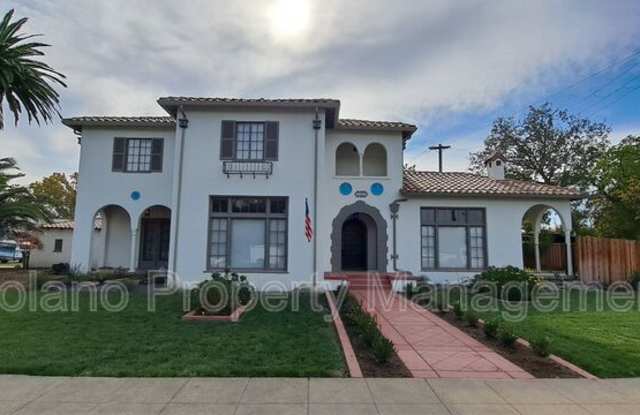 Photo of 290 East B Street