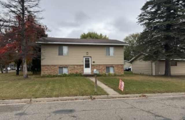 1205 11th St Se