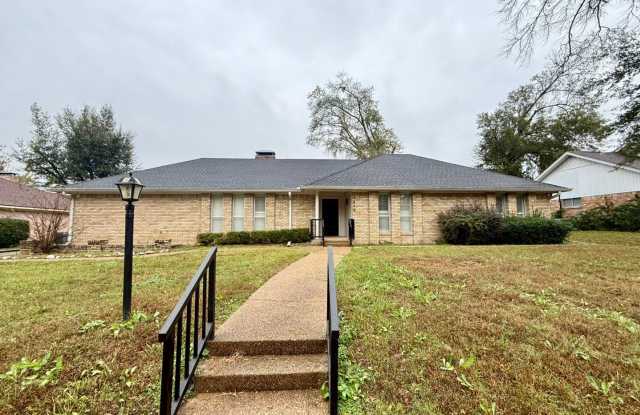 Photo of Available Now! Spacious 4 Bed/3 Bath Home in Tyler! Hot Tub!
