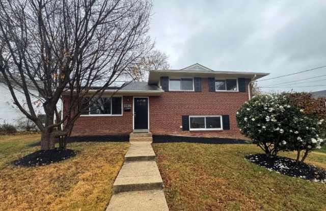 READY TO GO! 4 bed + 3.5 Baths - FRESH and ready