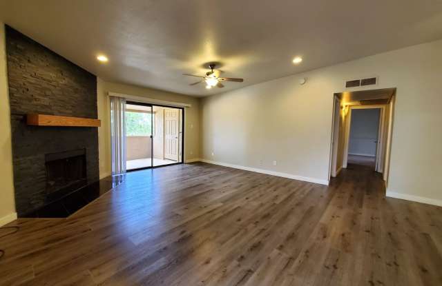 **MOVE IN SPECIAL***HALF OFF FIRST MONTHS RENT. UPSTAIRS 2 BEDROOM CONDO OVERLOOKING GREENBELT