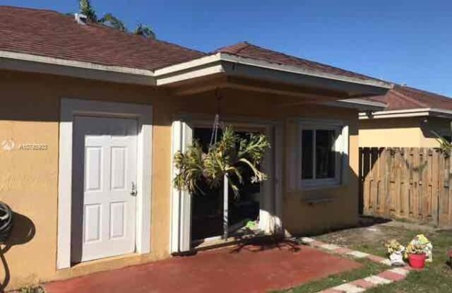 213 SW 15th Pl - 213 Southwest 15th Place, Homestead, FL 33030