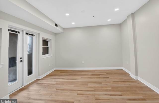 4800 GEORGIA AVE NW #205