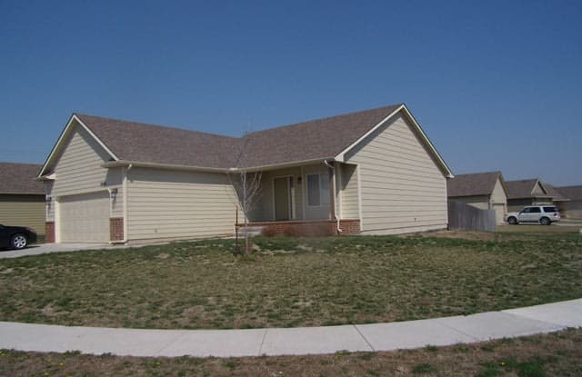 2718 E Old Spring Cir - 2718 East Old Spring Circle, Derby, KS 67037