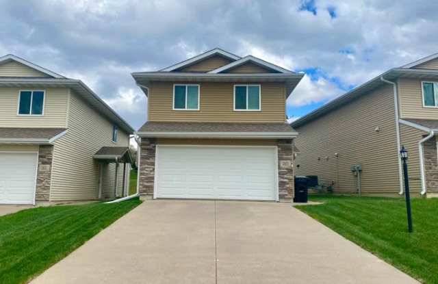 2153 Westminster Circle