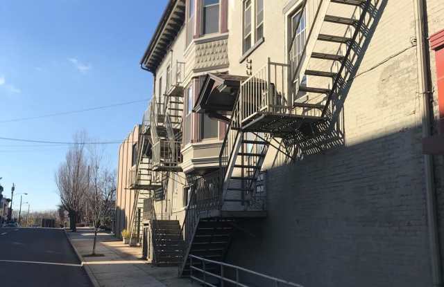 5 W QUEEN Street unit: B