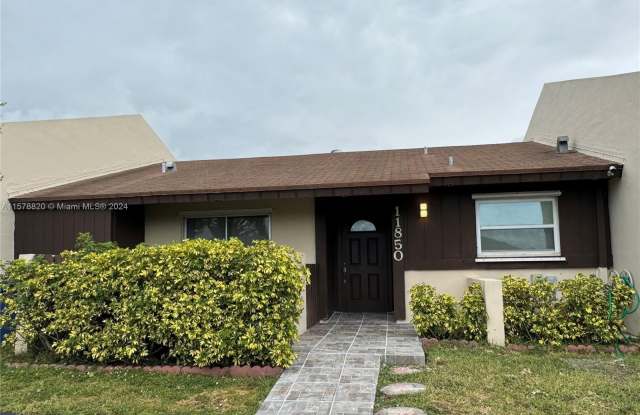 11850 SW 123rd Pl - 11850 Southwest 123rd Place, The Crossings, FL 33186