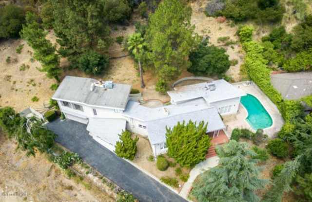 5249 Escalante Dr
