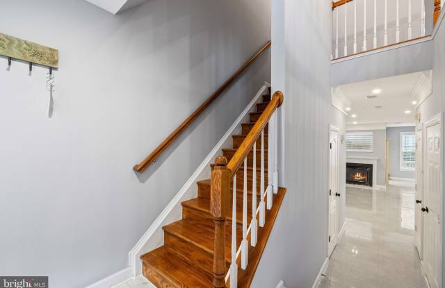 11403 MACTAVISH HEIGHTS