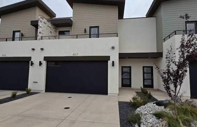 New Three Bedroom Town Home-Crimson Park