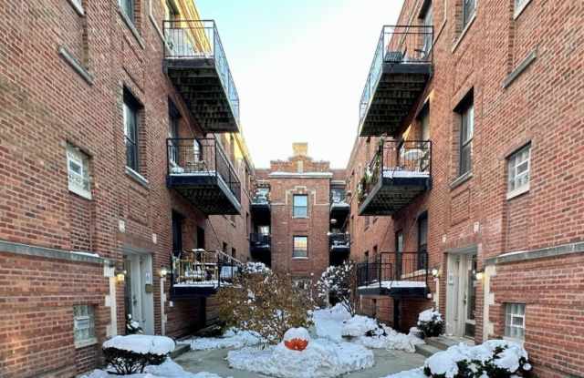 Photo of 927 Sunnyside