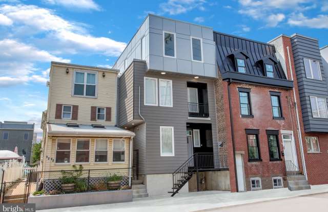 1214 E FLETCHER STREET