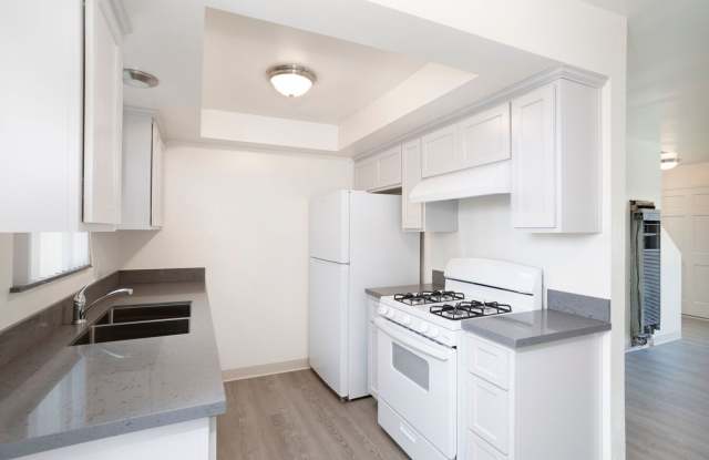 Fabulous Fully Updated 2BR/1.5BA in the heart of Guadalupe!